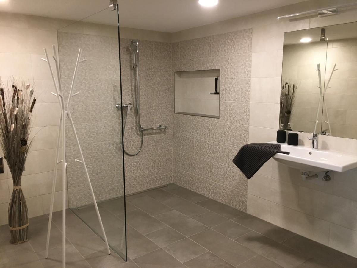 באד גויסרן Ferienwohnung Stoablick - Barrierefrei Mit Bergblick מראה חיצוני תמונה