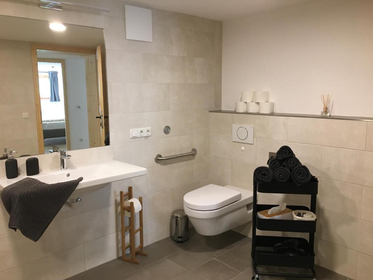 באד גויסרן Ferienwohnung Stoablick - Barrierefrei Mit Bergblick מראה חיצוני תמונה